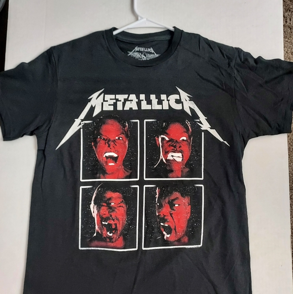 Vintage 2017 Metallica WorldWiredTour T-Shirt